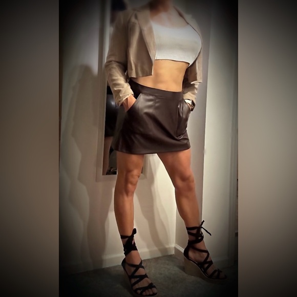 Meet your Posher, AJ - Picture 1 of 1